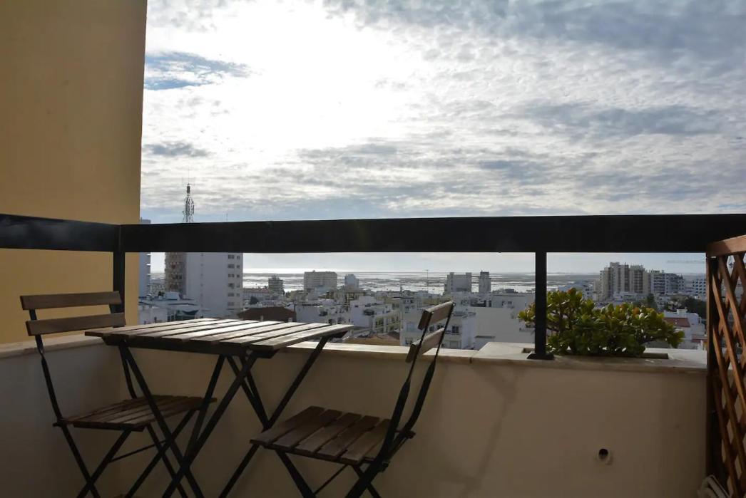 Blife Chelsya Private Rooms Faro Exterior photo